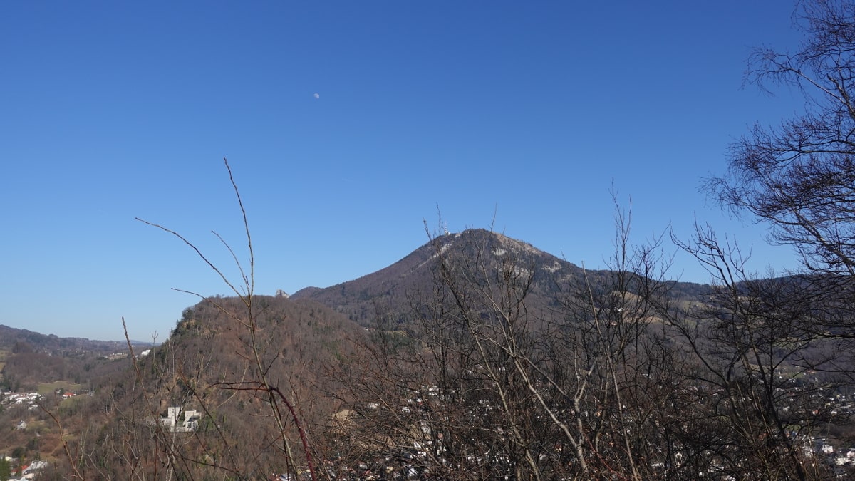 Kapuzinerberg Aussichtspunkt oben links zum Gaisberg