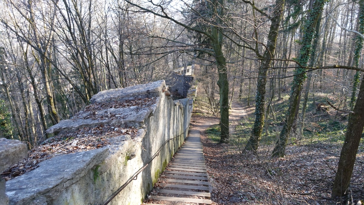 Kapuzinerberg Wanderweg entlang der Wehrmauer-